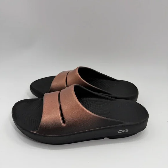 Oofos Ooahh Luxe Rose Gold Slides - Picture 6 of 12